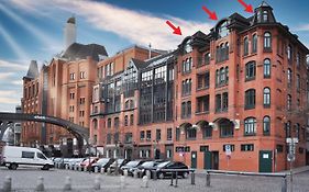 LOFT-Panoramablick-HAFEN&ELBE!